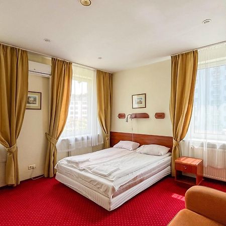 Хостел Fry House Варшава Экстерьер фото