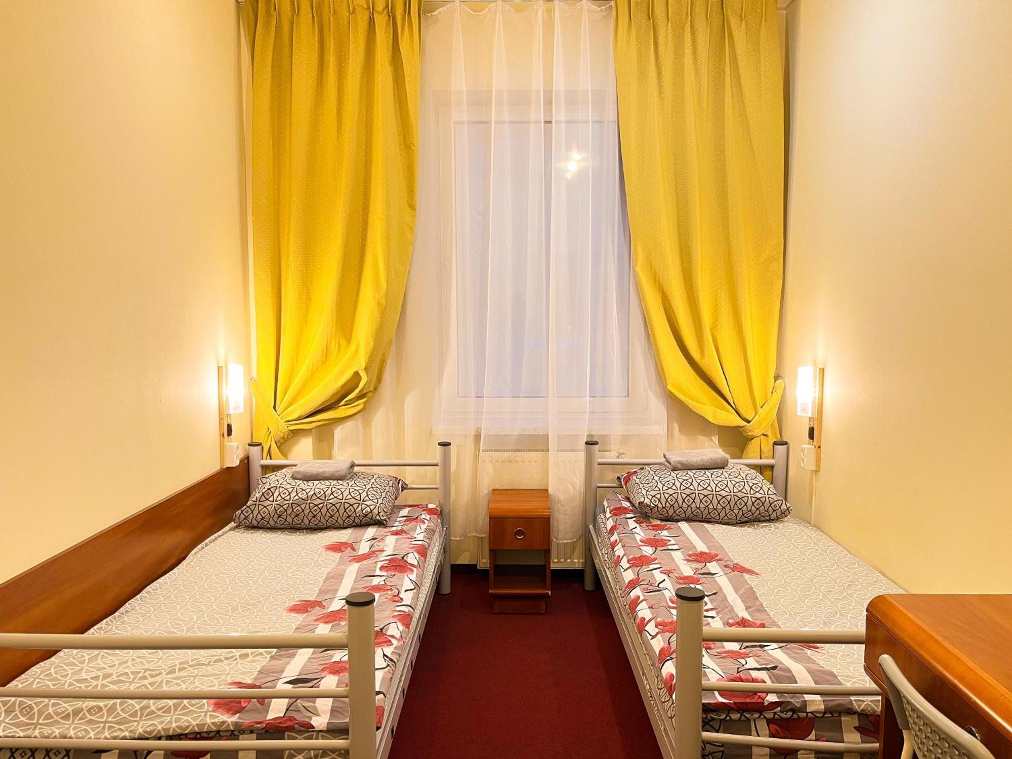 Хостел Fry House Варшава Экстерьер фото